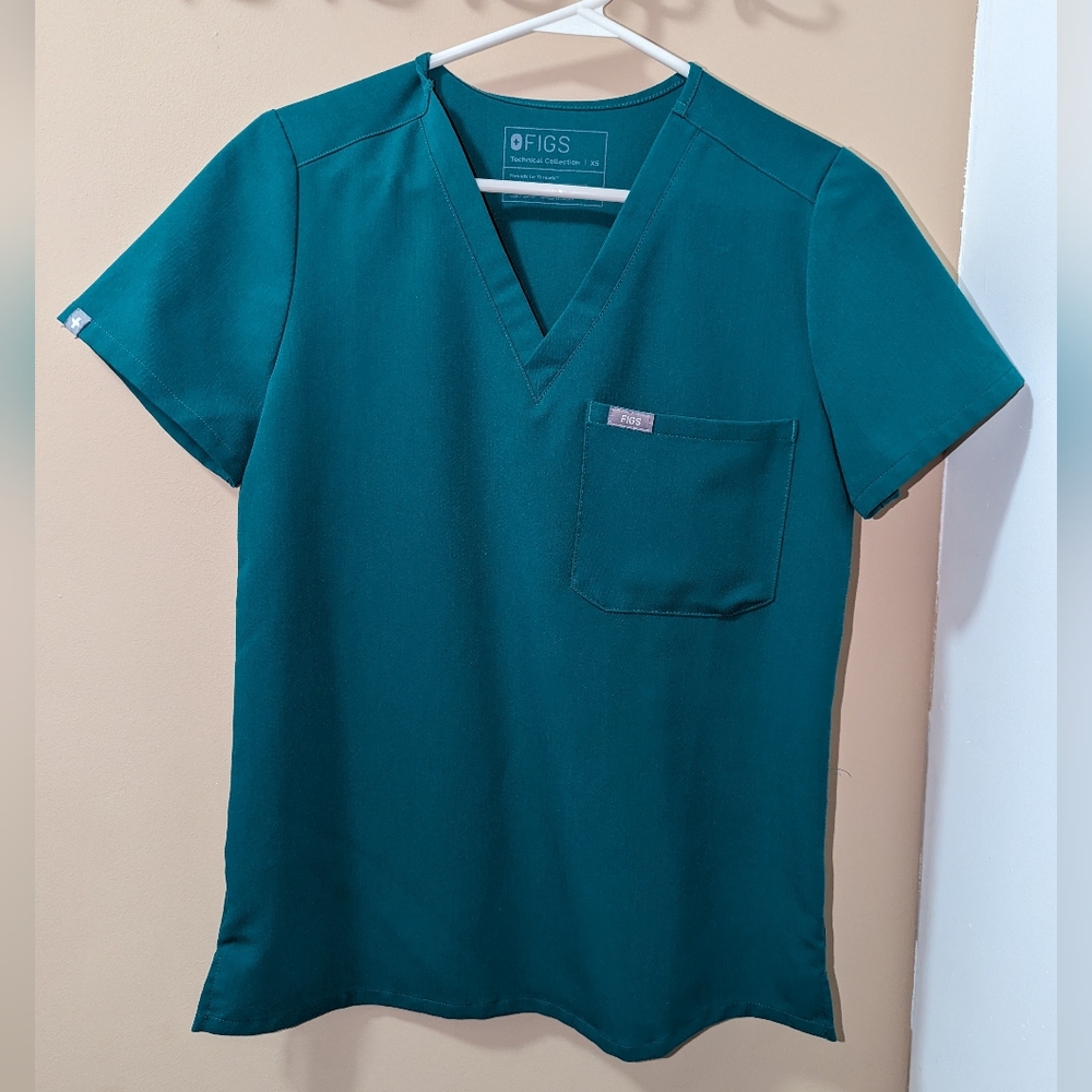 Figs Catarina scrub top
